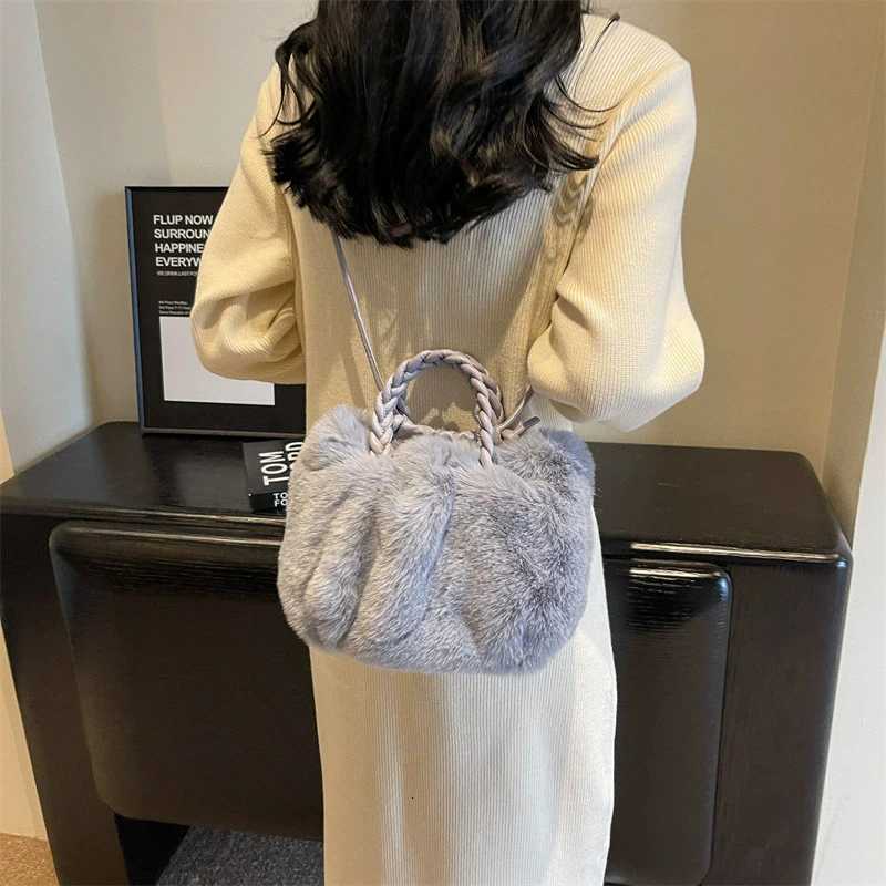 New Plush Winter Women Fashion Handbags Cloud Faux Fur Fashion Casual Womens Shoulder Bag Fluffy Crossbody Bag Z251104