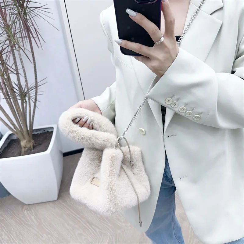 Fur Ladies Bucket Bag Clutch Purse Handbags Soft Plush Female Chain Shoulder Bags Winter Furry Small Messenger Bag 251104