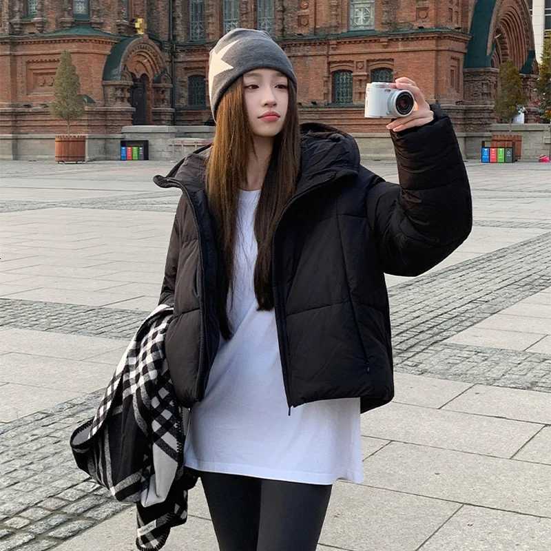 New Womens Cropped Down Cotton Jacket Trend Contrast Color Scarf Collar Cotton-Padded Coat Korean Versatile Puffer Bread JacketT251105