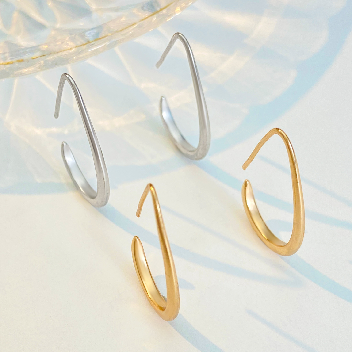 Minimalist Water Drop for Women, Versatile Personality Hoop Earrings, French Hollow Geometric Elegant Earrings
