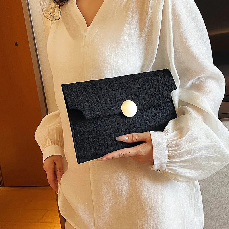 Womens felt wallet womens coin wallet large capacity fashionable small coin envelope solid candy colored handbag 250402