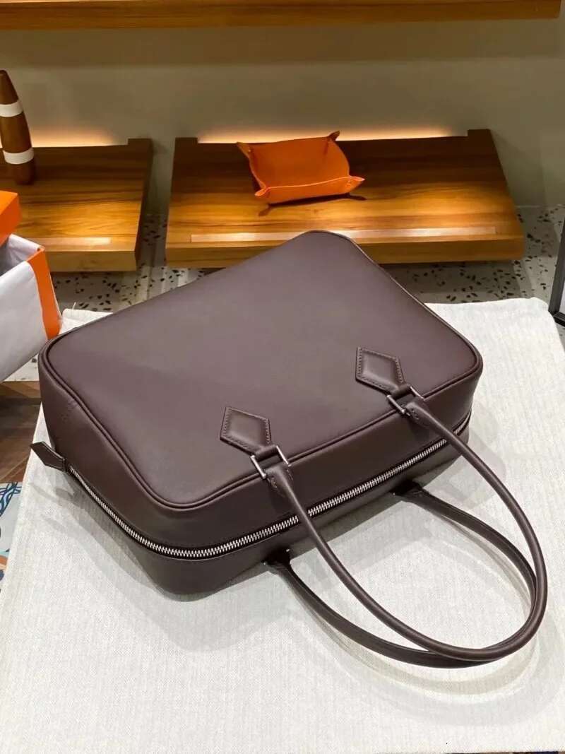 New Cowhide Swift Leather Palm Pattern Handbag Commuter Bag Retro Small Square Bags For Women 2023