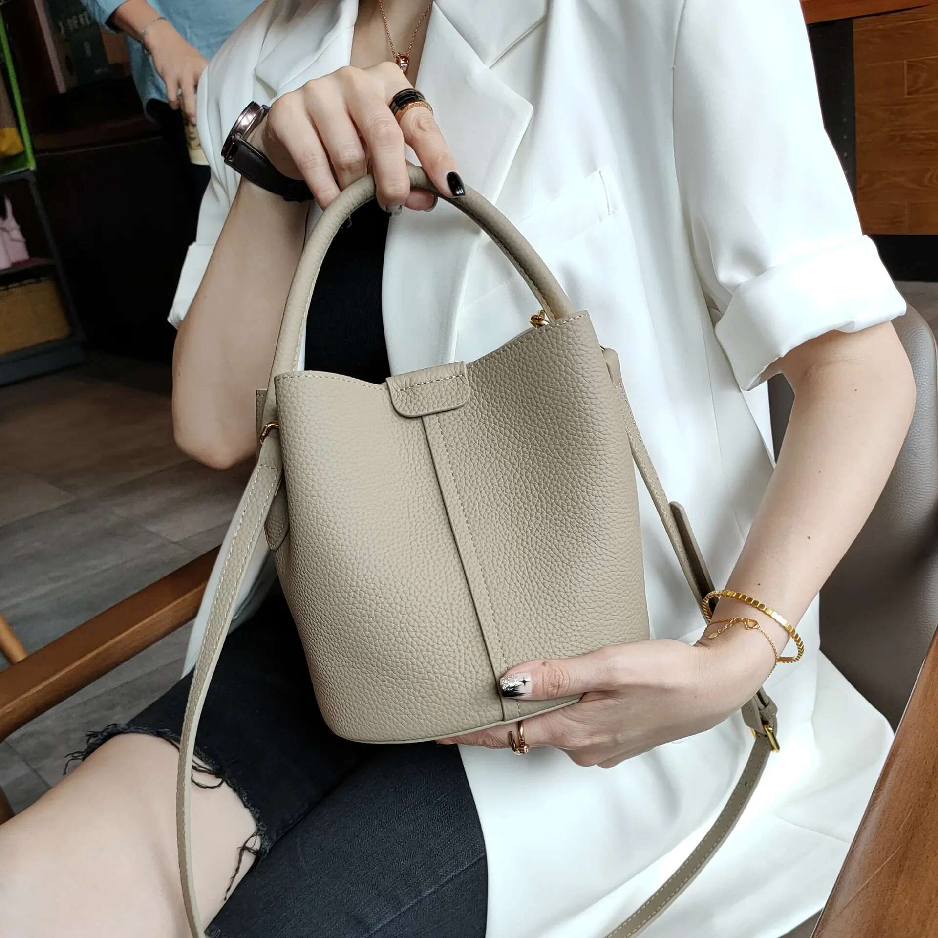 Noble Lavender Purple Round Bucket Tote Small Elegant Cowhide Leather Women's Shoulder Crossbody Fashion Ladies Hand Bag