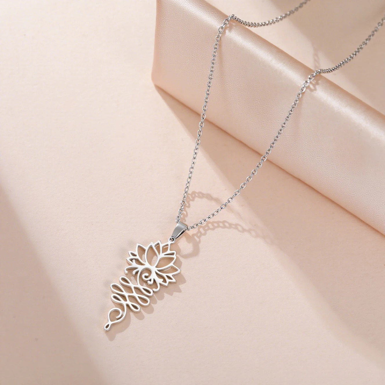 Unift Lotus Pendant Necklace Stainless Steel Neck Chain For Women Party Christmas Gift Friend Metal Jewelry Accessories 251104