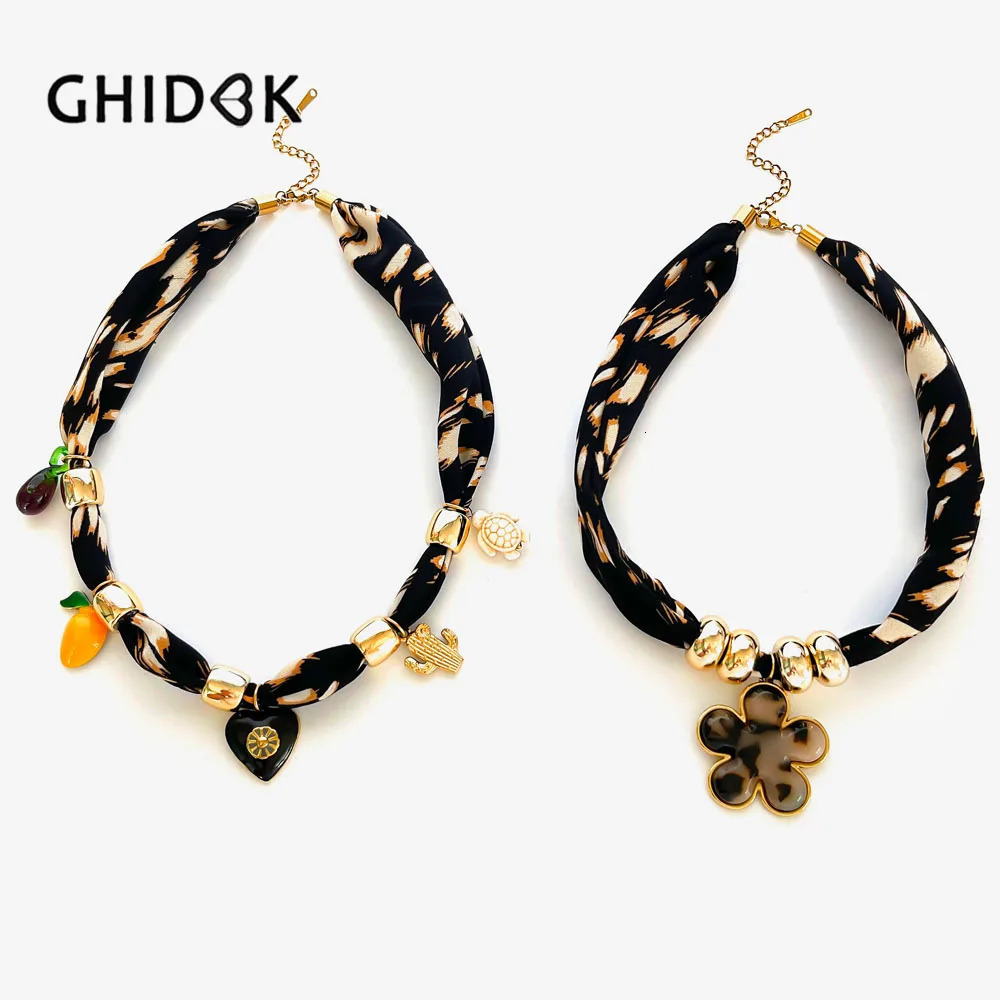 GHIDBK Black Enamel HeartShaped Resin Flower Pendant Womens Necklace Gothic Fashion Leopard Print Rope Chain Waterproof Jewelry 251031
