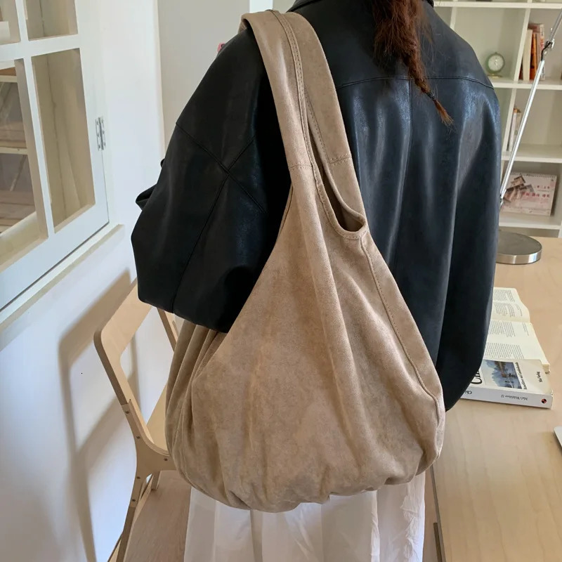 Autumn Retro Large Capacity Suede Tote Bag for Women Simple Solid Color Ladies Shoulder Bags Versatile Portable Female Handbags 251104
