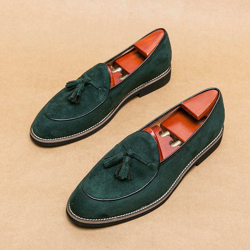 Men's casual in plus size, new tassel fashionable foot covers, lazy shoes, trendy business small leather shoes