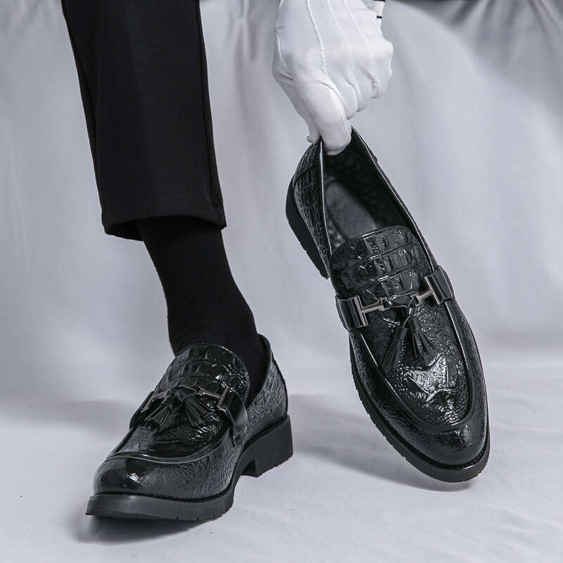 Large size leather shoes, sizes 38-46, 2024 Spring and Autumn new casual footwear with crocodile pattern embossed loafers