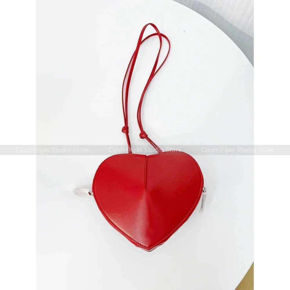 High-quality Cowhide Fashion Niche Design High-end Red Love Crossbody Armpit Bag