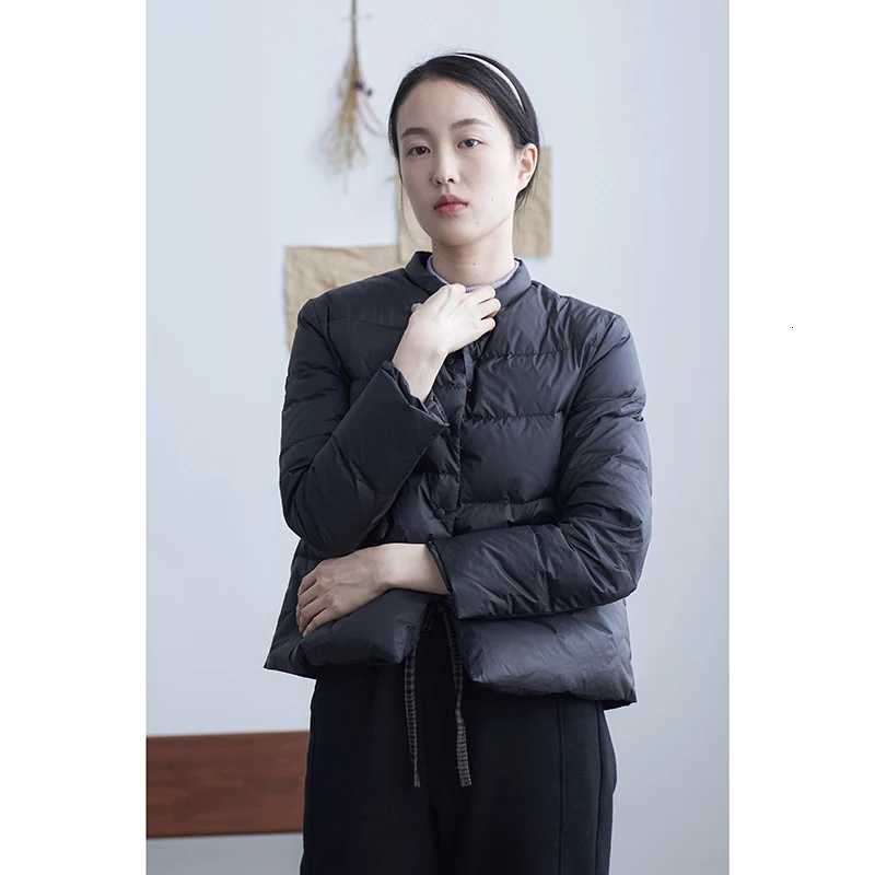 Short down jacket for women standing collar in autumn fashion with warm puffer down jacketT251105