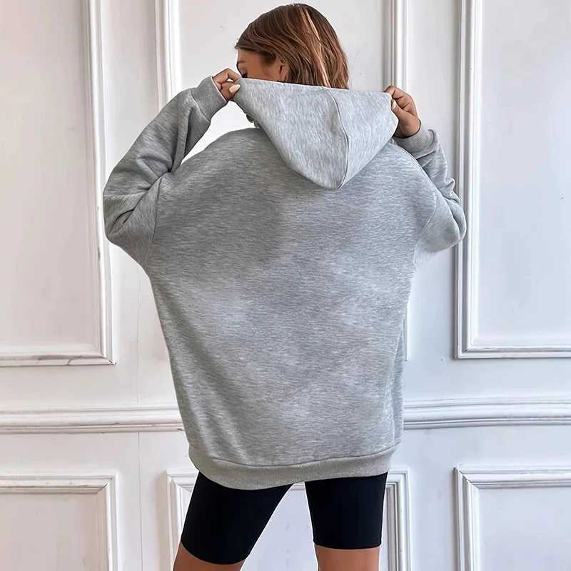 Womens Sleeping Cat and Hearts Printed Casual Sweatshirts Graphic Gothic Pocket Hoodies Y2k Hooded Streetwear Kawaii ClothesT251105