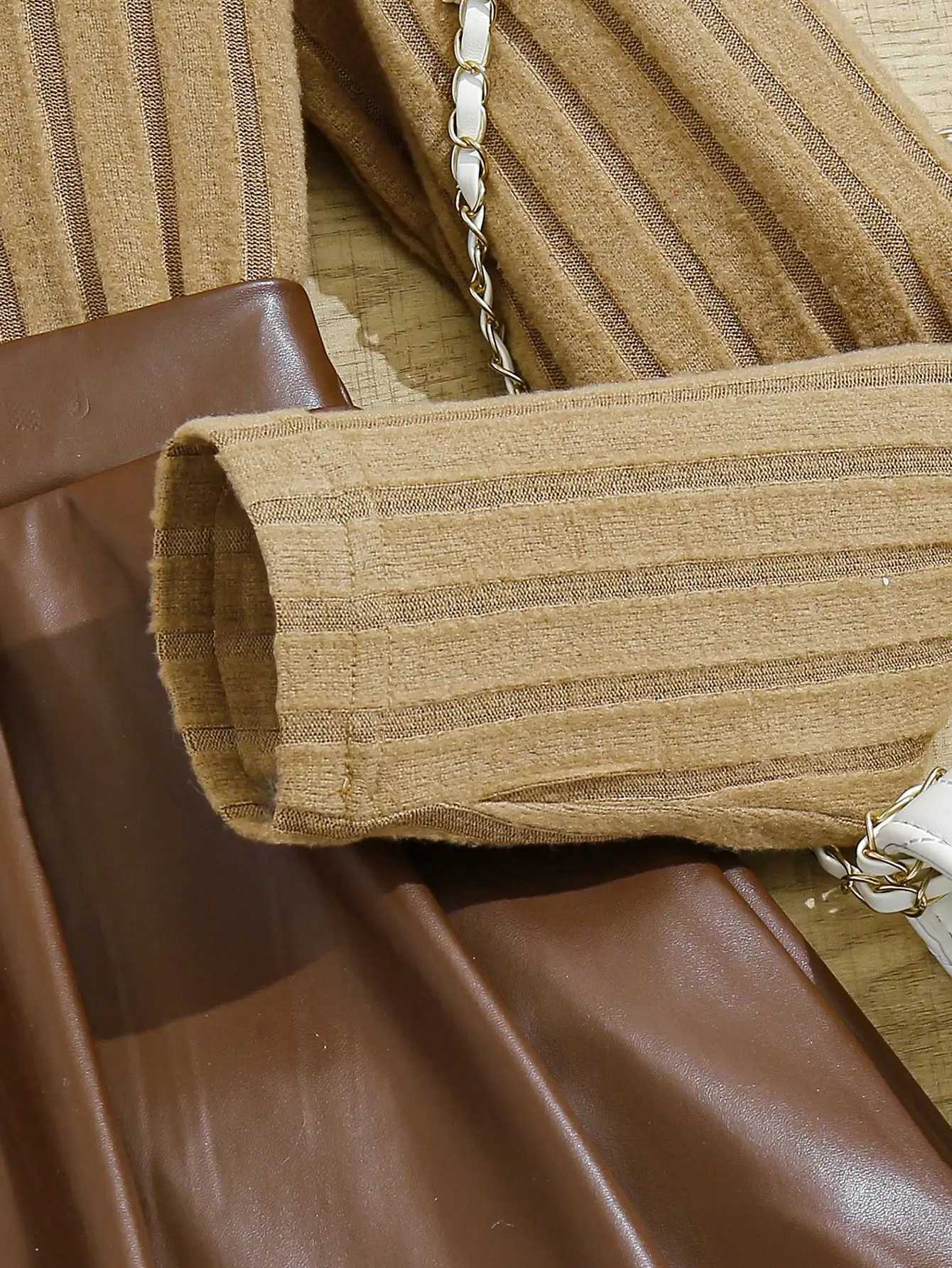 Sweet style three-piece set for girls in autumn and winter of 2025 Bowknot fleece vest fashionable high-neck ribbed top PU Y251105