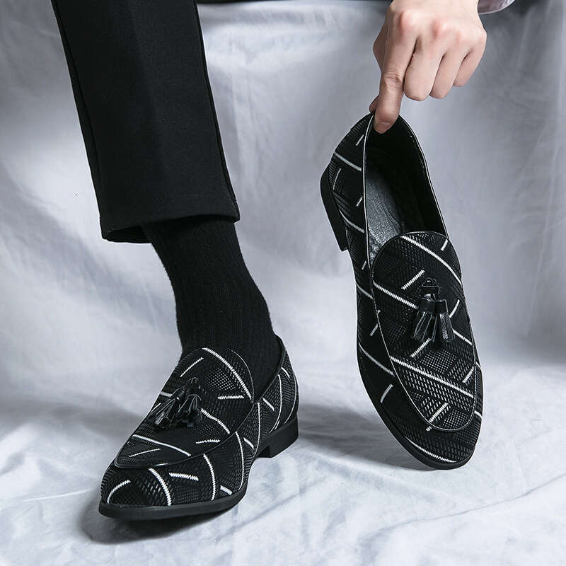 Large size 48 ethnic style lazy leather for men's music fortune 2023 Spring and Autumn new Doudou driving shoes