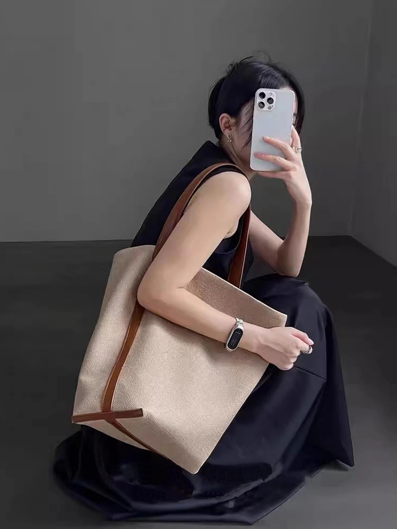 2024 highend lazy style womens bucket bag large capacity contrasting color handbag fashionable and simple shoulder 250401