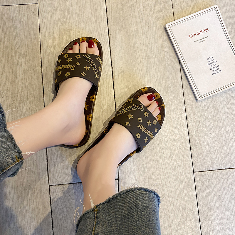 2025 new Women's slippers summer home bathroom anti-slip indoor cute and simple sandals outdoor casual flip-flops