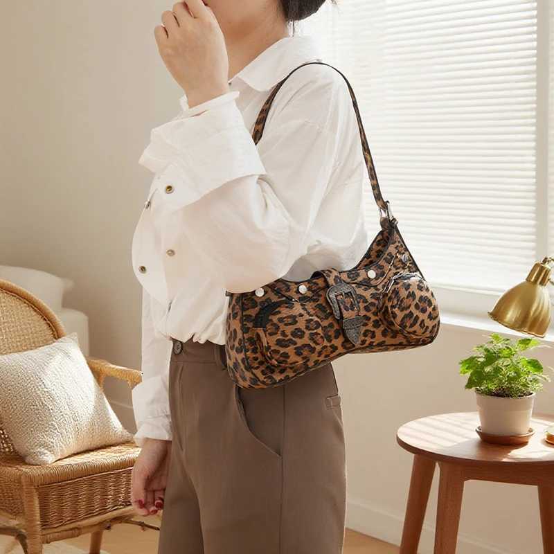 Womens Fashionable Handbag Trendy Underarm Bag Pu Three-Dimensional Shoulder Bag with Multiple Pockets Leopard Print Tote Bag Z251104