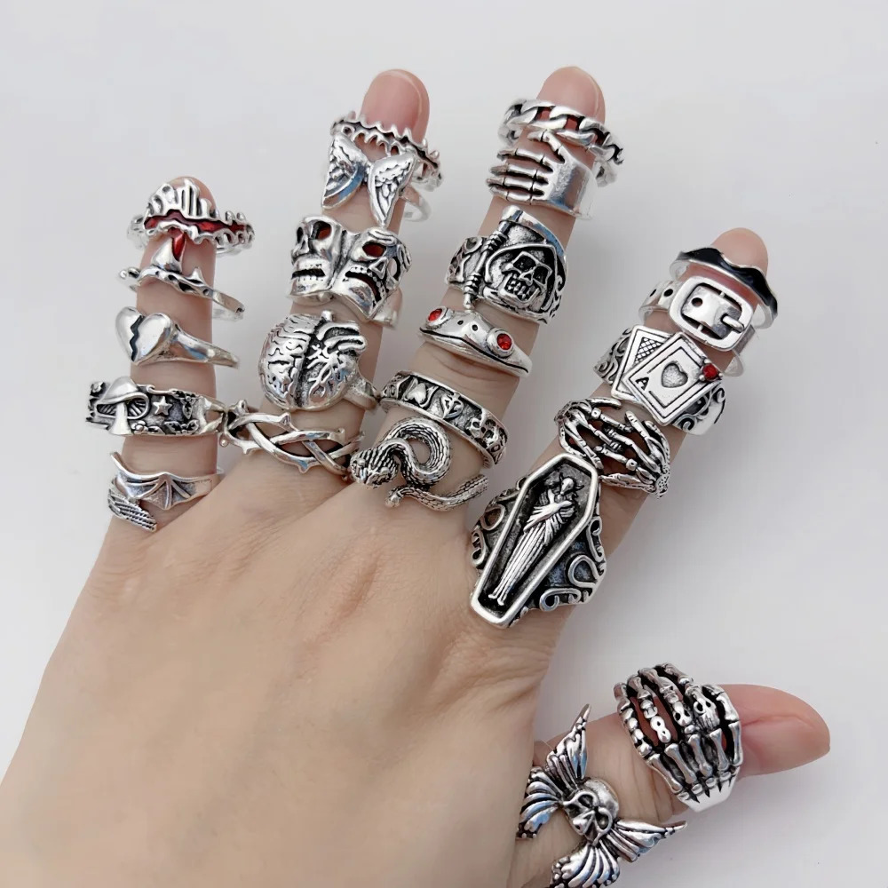 20Pieces Vintage Punk Skull Snake Rings Set For Women Men Mix Style Gothic Flowers Eye Jewelry Party Gifts 251031