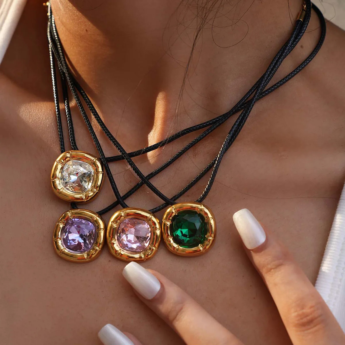 Round Square Flower Zircon Necklace Tarnish Free Stainless Steel Womens Necklace 18K Gold Plated Waterproof Quality Jewelry 251031