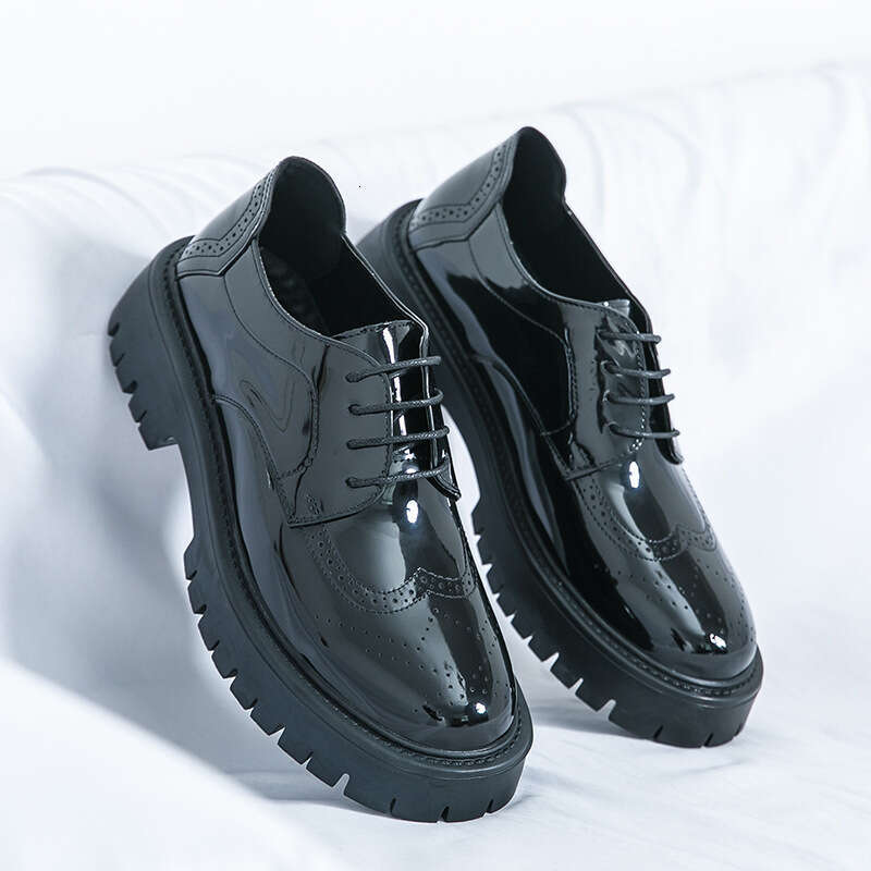 Men's oversized new casual fashionable men's thick soled shiny leather shoes, British style big toe shoes