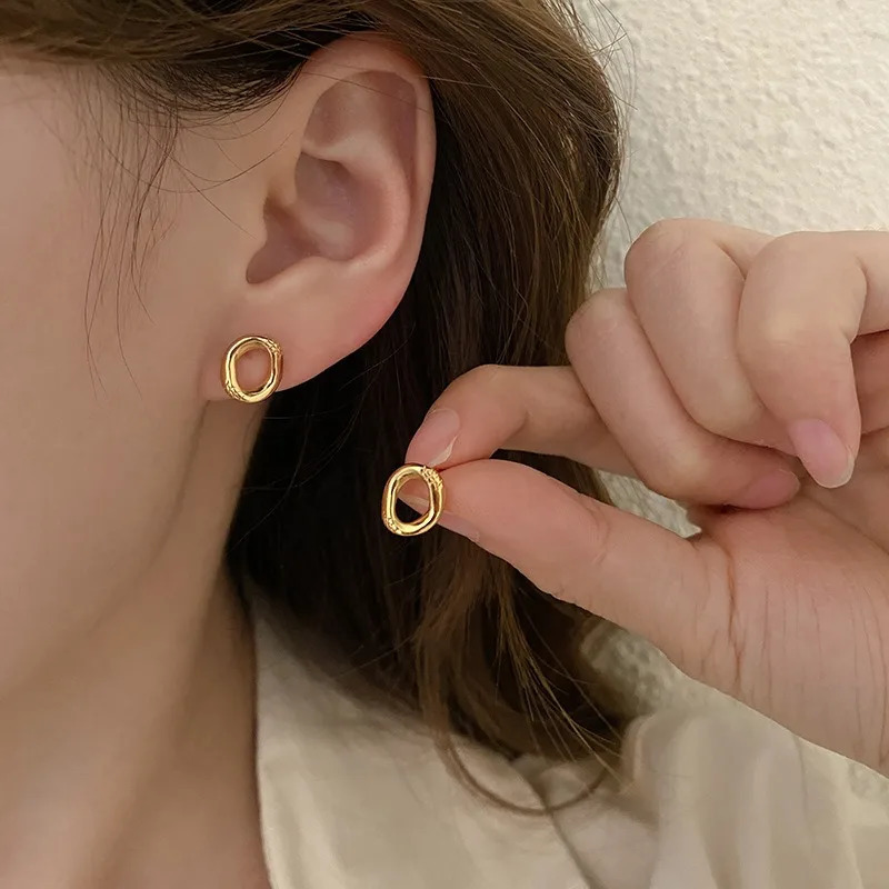 Classic Simple Irregular Ellipse Little Stud Earrings for Women Cute Temperament Stainless Steel Korea Fashion Jewelry Accessory 251131
