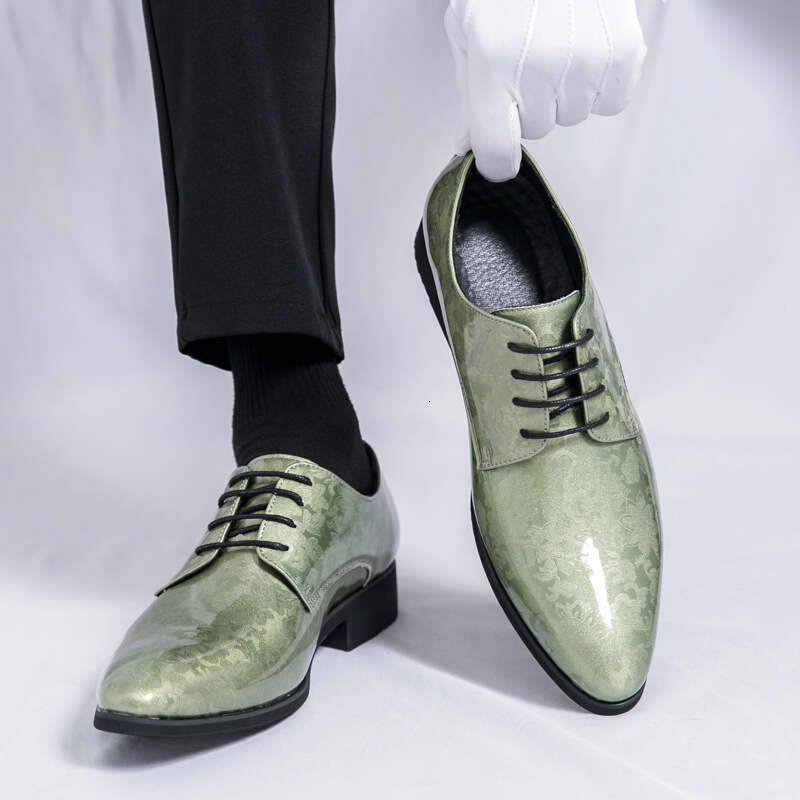 Large men's 2024 Spring and Autumn pointed patent leather shiny surface business formal attire groom wedding shoes 48