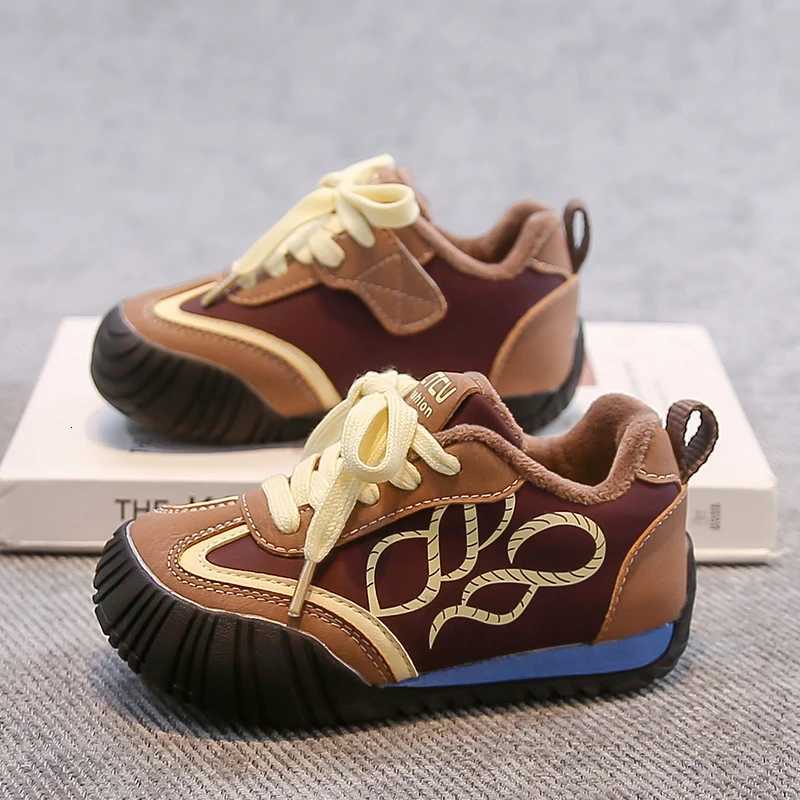 Kids Tennis Shoes Casual Soft Bottom Children Sports Shoes Fashion 2025 Winter New Boys Girls Skate Shoes Versatile Suede WarmT251105