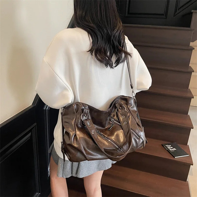 Vintage PU Leather Large Capacity Tote Rivet Zip Pockets Shoulder Cross body Bag Unisex Women Daily Travel Handbag 251031