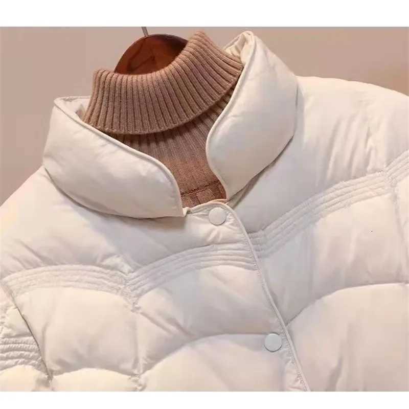 Warm Light White Duck Down Coat Autumn Winter Women Bigsize Down Jacket Ladies Single-breasted Long Sleeve Short Puffer ParkasT251105