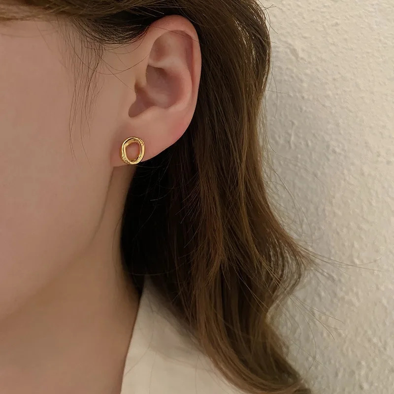 Classic Simple Irregular Ellipse Little Stud Earrings for Women Cute Temperament Stainless Steel Korea Fashion Jewelry Accessory 251131