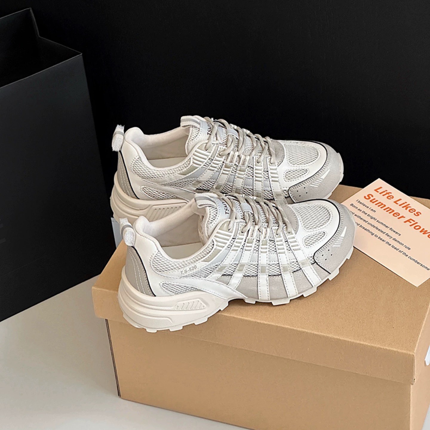 European station contrast splicing daddy shoes women's mesh breathable small height increase casual sneakers 2025