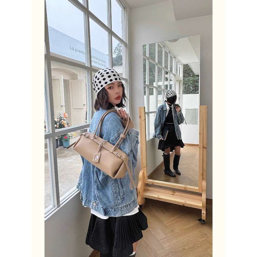 Strict Select High Quality Cow Leather Horizontal Bowg Tote Niche All-Purpose Leisure Kakhi Color Women Long Handle Handbag