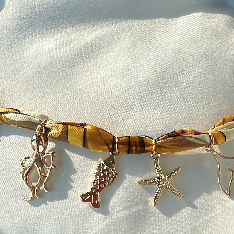 Blue Bandana Necklace Featuring Ocean Animal Charms Fashion Scarf Pendant for Women AutumnThemed Accessory Gift 251031