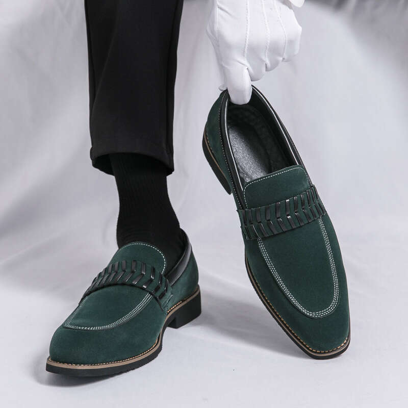 Large men's frosted leather 2024 Spring and Autumn new item, sizes 38-48, one foot lazy casual shoes for men