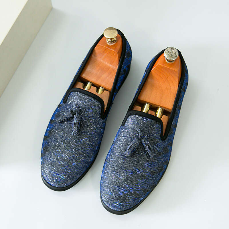 Men's in plus size, new casual fashionable men's foot covers, tassel shoes, Korean version, loafers, bean shoes