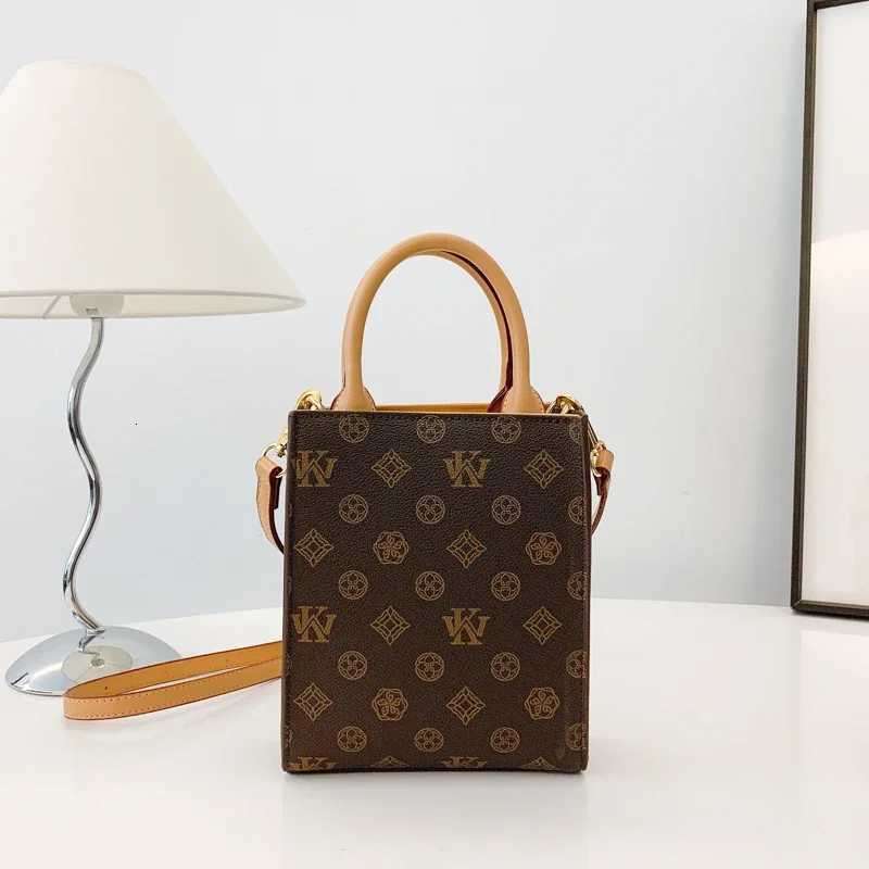 Elegant Ladies Leather Handbag Crossbody Style Shoulder Bag With Detachable Strap By Luxury Brand Famous Designer Z251104