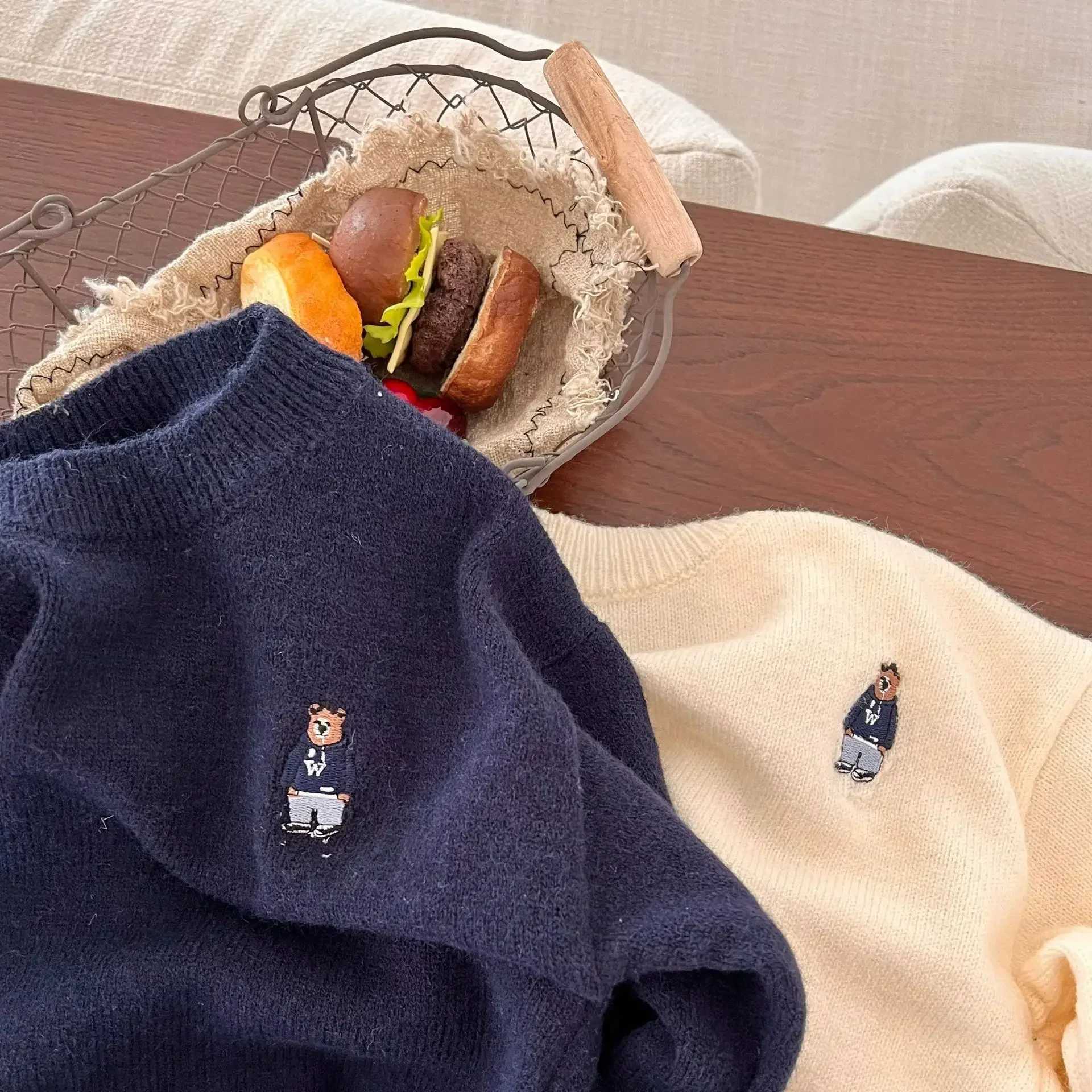 Kids Sweater 2023Autumn New Boys and Girls Cartoon Sweater Baby Low Collar Bear Sweater Trendy Net Red Fashion L251104