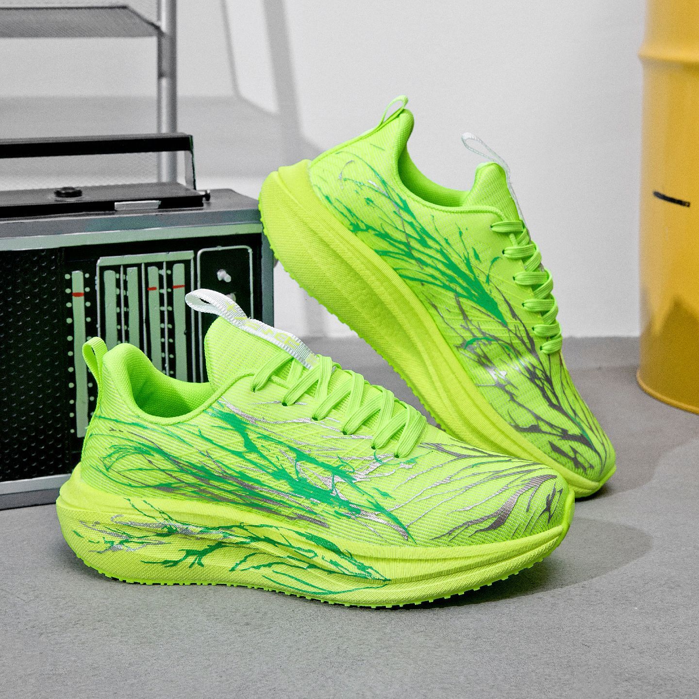 2025 New Fashion Lightweight Breathable Running Shoes for Men & Women Thick Sole Mesh Sneakers