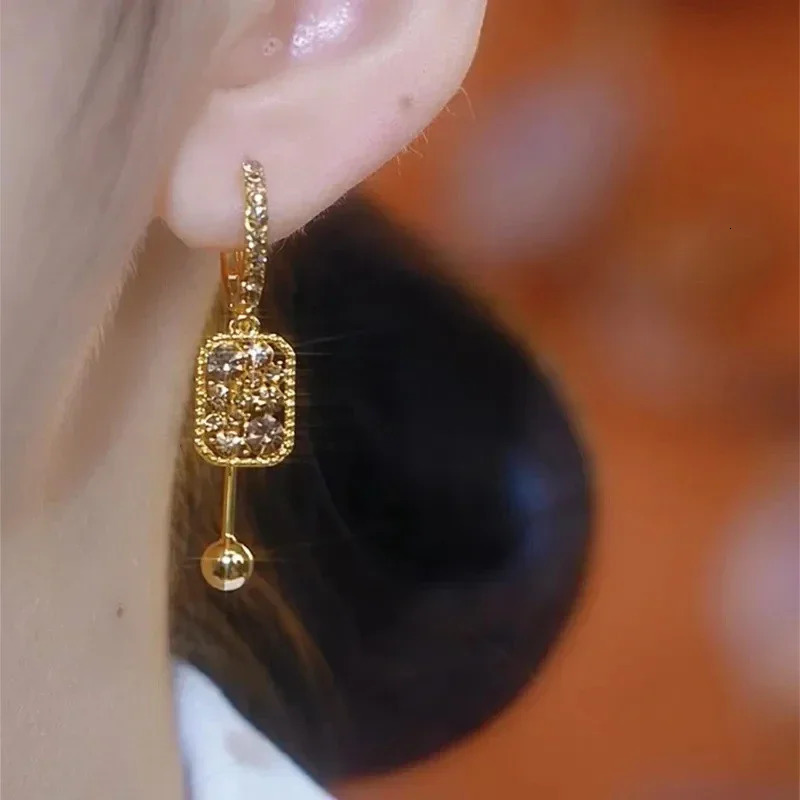 Fashionable Unique Brown Zircon Square Pendant Earrings for Women Exquisite Temperamental Ladies Party Premium Jewelry Gift 251131