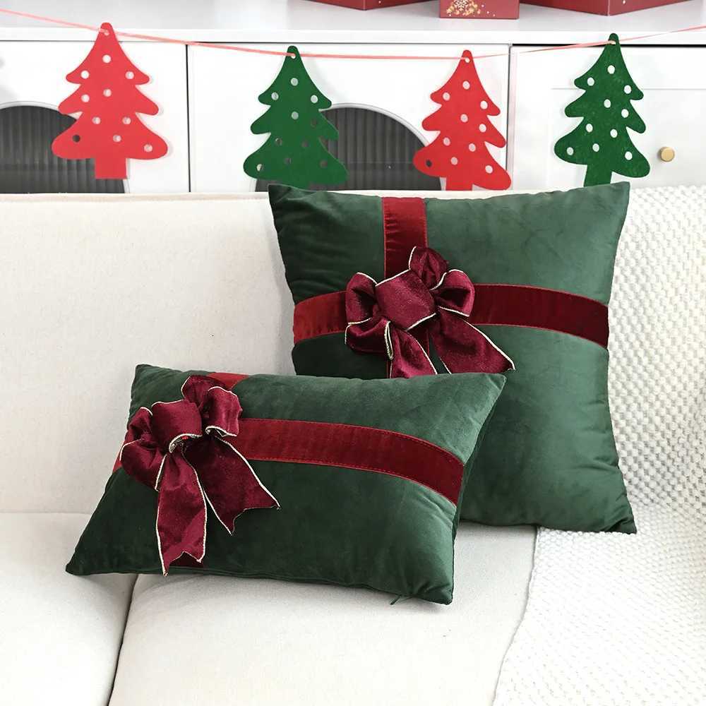 Dutch Plush Towel Embroidered Christmas Atmosphere Throw Pillowcase Nordic Sofa Home Decor Pillow Cushion Cover 30x50/45x45cm Y251105
