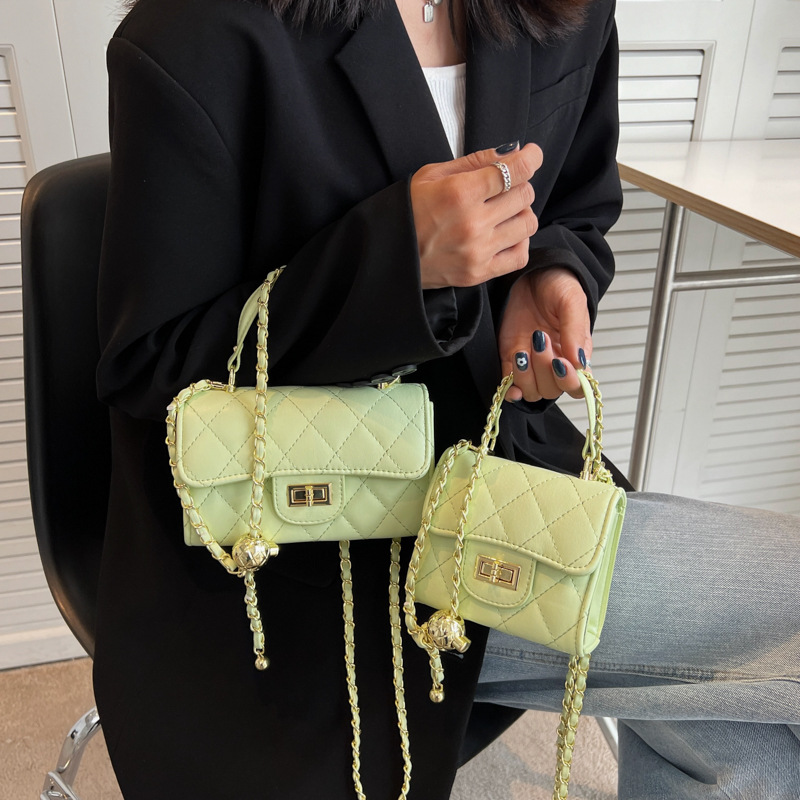 Free shipping hand carrying small square bag female small fragrant wind diamond chain bag small shoulder bag 2025
