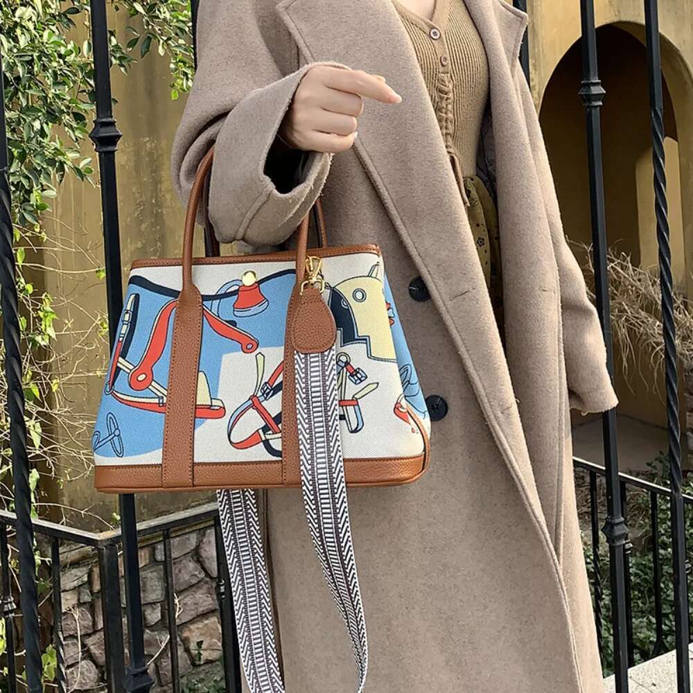 Trendy Graffiti Shoulder Bag UP Leather Crossbody Purse Boho Wristlet Handbag For Women Ethnic Print Casual Daily Use Fashion