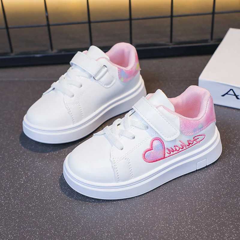 Girls White Casual Skate Shoes Sweet Heart Love Embroidery Soft School Sneakers Childrens Sports Running FootwearT251105
