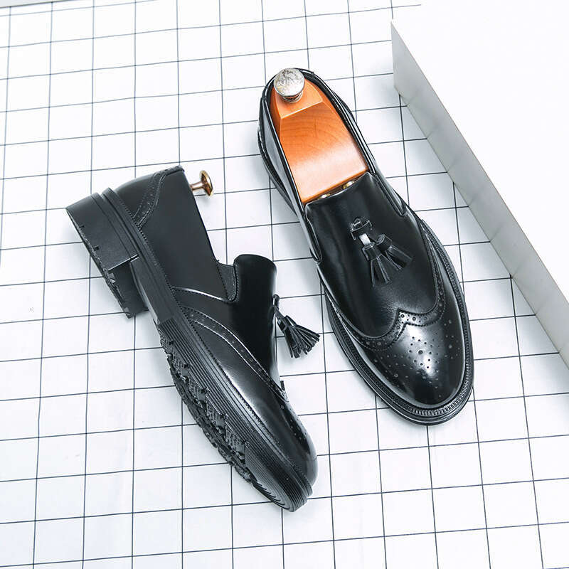 Large size fringed fashionable business formal British style Blok carved leather shoes, groom's wedding shoes