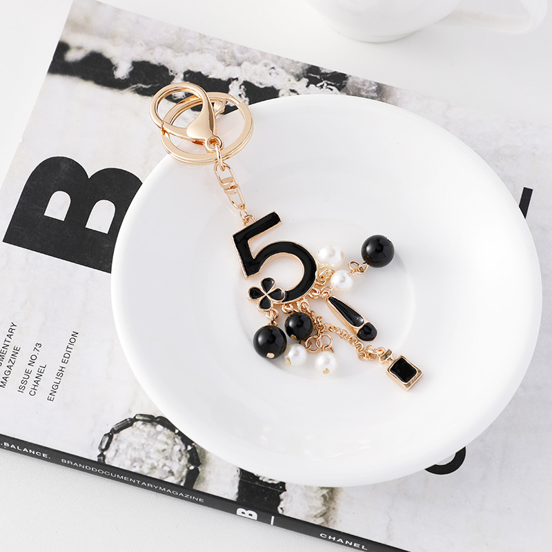 Number 5 Flower Tassel Alloy Keychain Bag Pendant Accessory Small Gift Wholesale