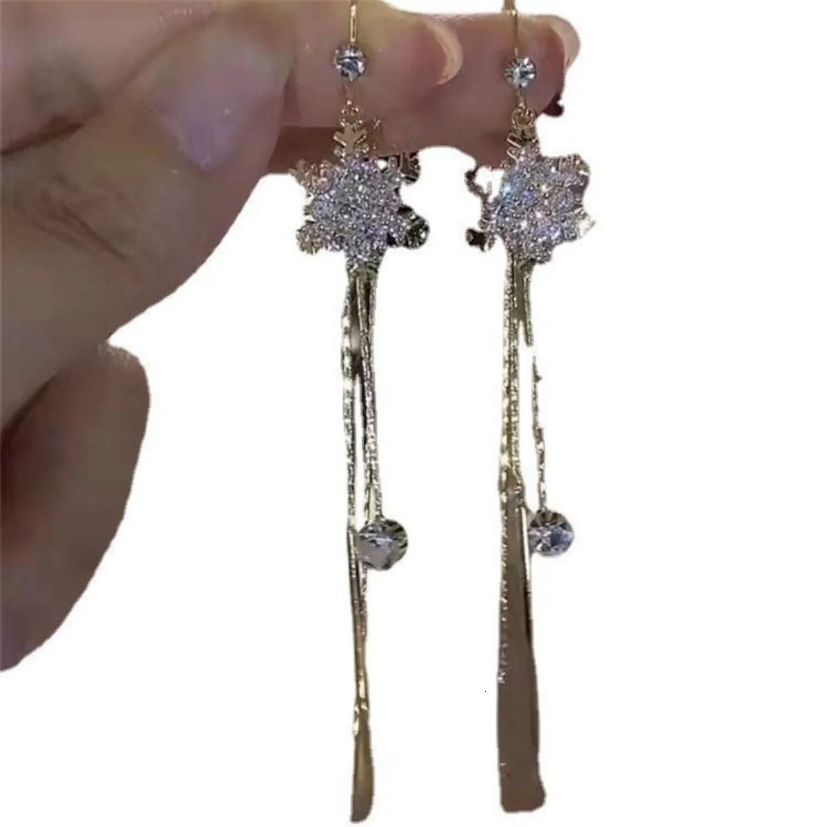 Elegant Christmas Inlaid Full Zircon Snowflake Long Fringe Drop Earrings Temperament Snow Flower Ear Line For Women Men Jewelry 251104