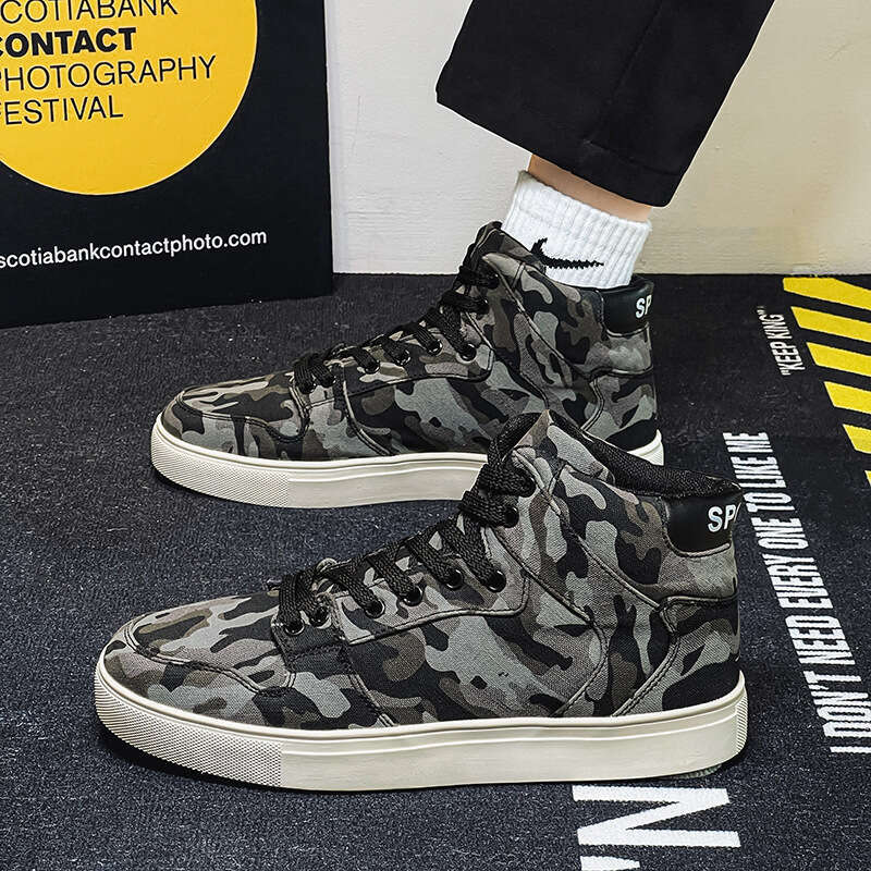 Large size camouflage canvas with lace up high top student board shoes, rubber soles, men's work shoes