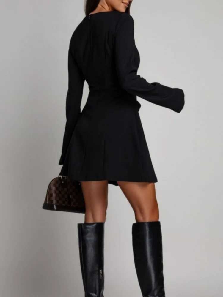 Freeacy Womens Black Mini Dress Round Neck Long Sleeves High Waist Bow Appliqued A-line Short Dress 2025 Stylish Party Dresses J251105