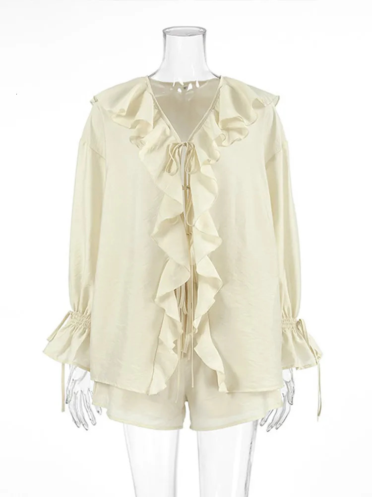 Spring and summer thin and loose beach set fashionable pleated solid color womens two-piece set sexy V-neck lace top and shorts 250402