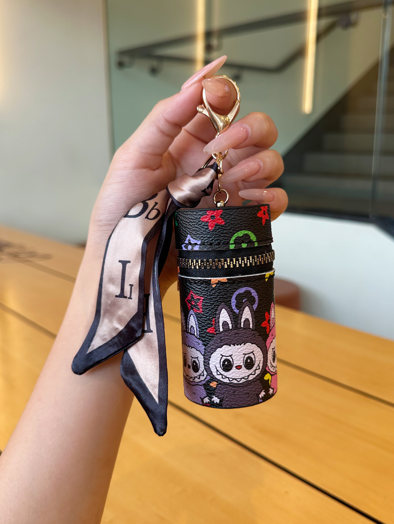 Free shipping designer keychains mini card leather change storage floral pendant keycard keybag Mini cylindrical makeup bag to carry with you - view 7