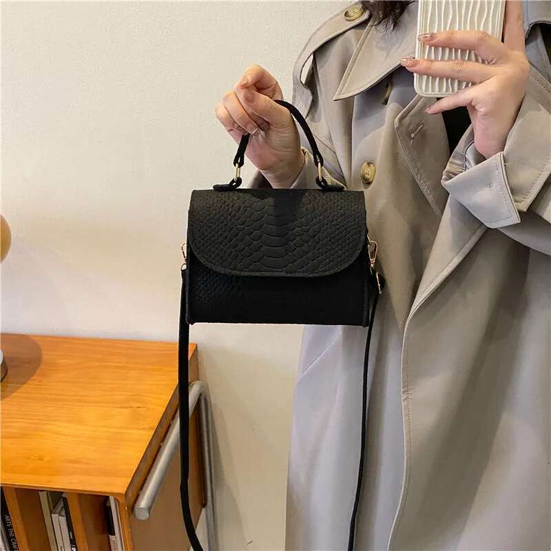 2025 new handbag felt crocodile pattern indentation niche fashion design small square shoulder bag